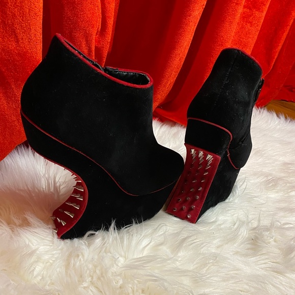 🖤Bumper suede spiked red and black heels🖤 - Picture 3 of 11
